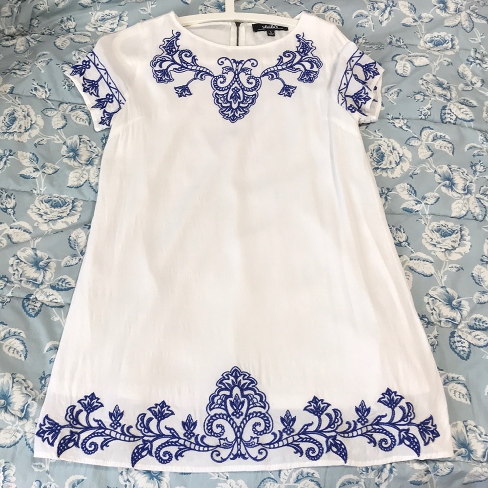Lulu’s Blue and Ivory Embroidered Shift Dress